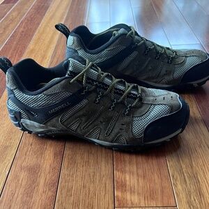 Men's hiking shoes